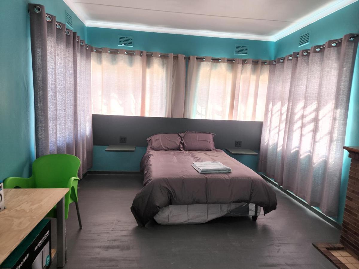 Hasate ,4 St Street Oakdale Belliville South Africa