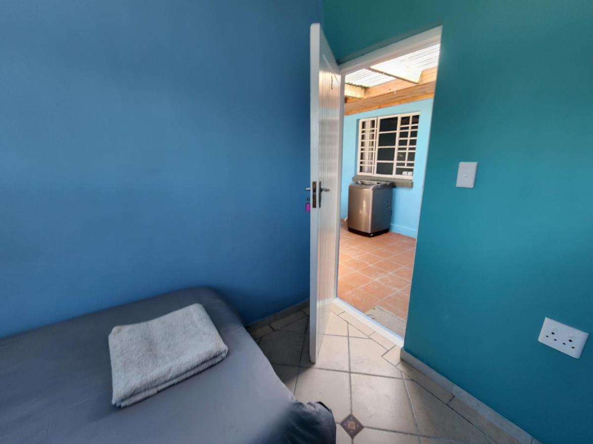 Hasate ,4 St Street Oakdale Belliville South Africa * Cape Town