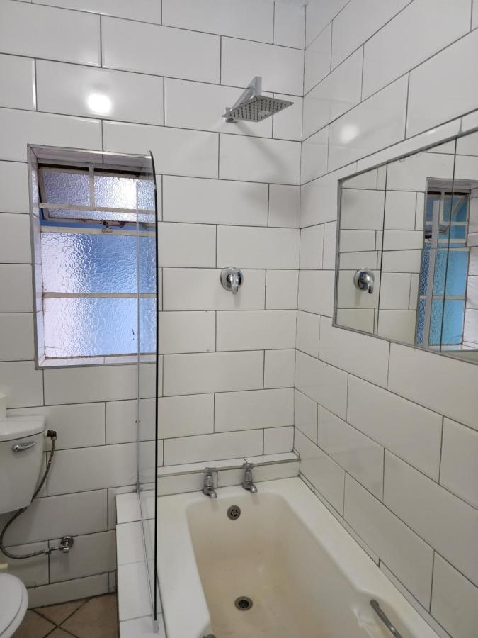 Hasate ,4 St Street Oakdale Belliville South Africa Guest house *