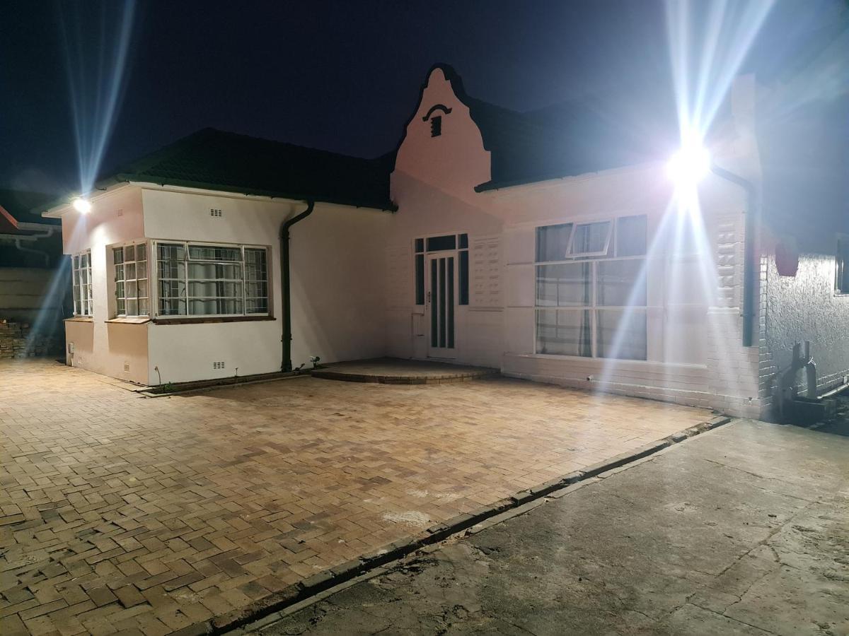 Hasate ,4 St Street Oakdale Belliville South Africa * Cape Town